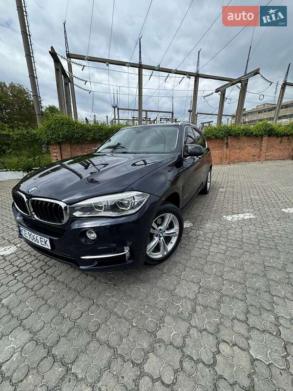 Позашляховик / Кросовер BMW X5 2014 в 