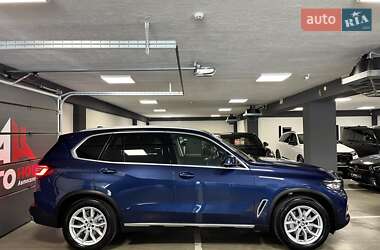 Позашляховик / Кросовер BMW X5 2021 в 