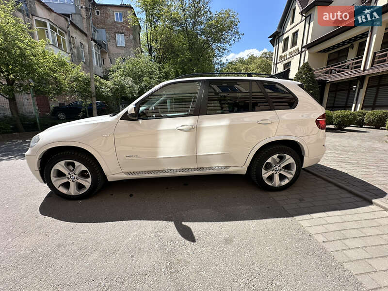 Позашляховик / Кросовер BMW X5 2012 в Чернівцях