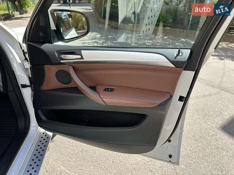 Позашляховик / Кросовер BMW X5 2012 в Чернівцях