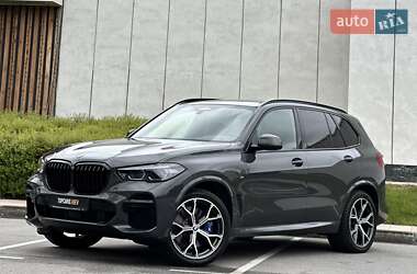 Позашляховик / Кросовер BMW X5 2021 в 