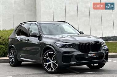 Позашляховик / Кросовер BMW X5 2021 в 