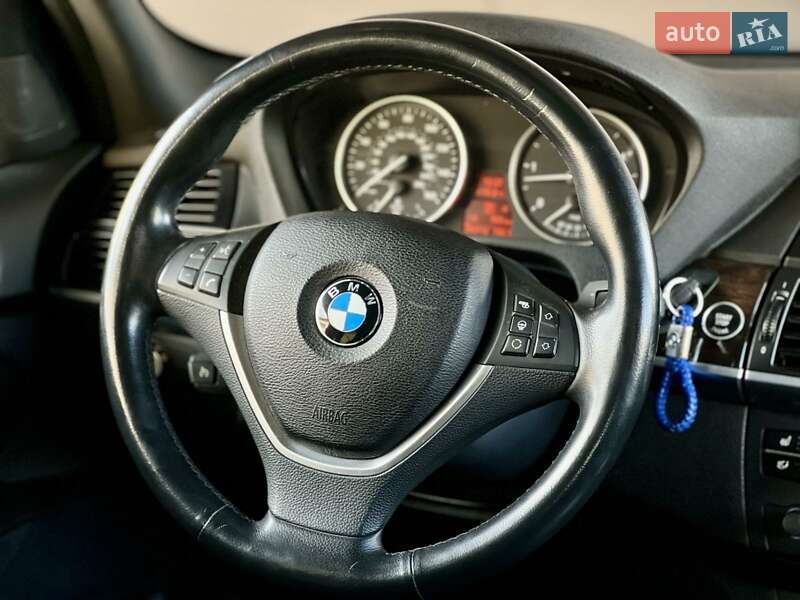 Внедорожник / Кроссовер BMW X5 2012 в Луцке