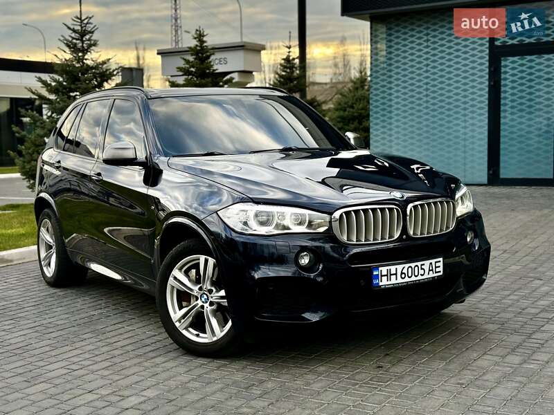 Позашляховик / Кросовер BMW X5 2013 в 
