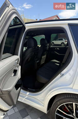 Позашляховик / Кросовер BMW X5 2022 в 