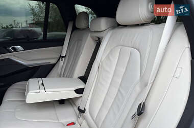 Позашляховик / Кросовер BMW X5 2019 в 