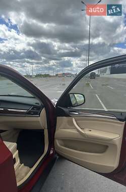 Позашляховик / Кросовер BMW X5 2010 в 