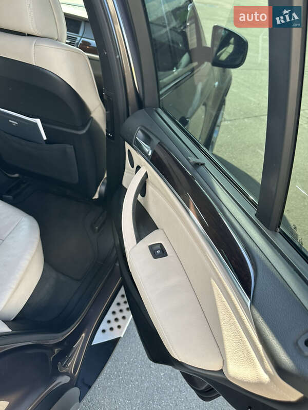 Внедорожник / Кроссовер BMW X5 2010 в Одессе