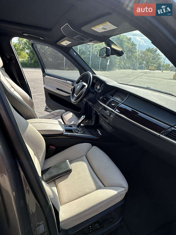Внедорожник / Кроссовер BMW X5 2010 в Одессе