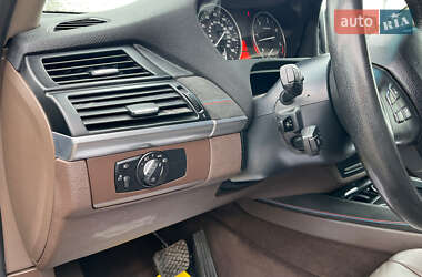 Внедорожник / Кроссовер BMW X5 2010 в 