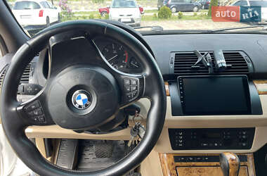 Позашляховик / Кросовер BMW X5 2004 в 