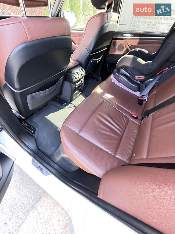 Внедорожник / Кроссовер BMW X5 2010 в Измаиле