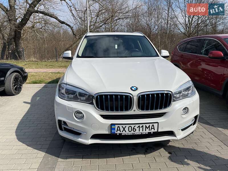 Позашляховик / Кросовер BMW X5 2015 в 