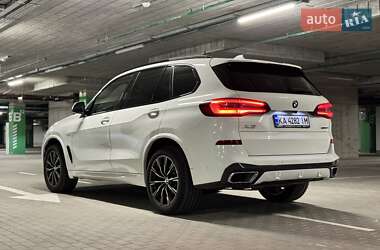 Внедорожник / Кроссовер BMW X5 2022 в 
