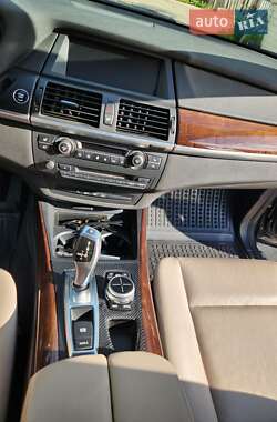 Позашляховик / Кросовер BMW X5 2011 в 