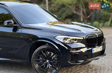 Позашляховик / Кросовер BMW X5 2021 в 