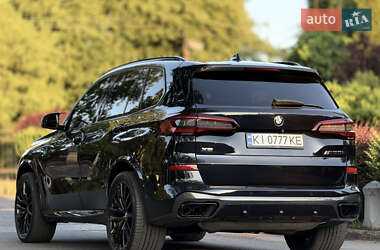 Позашляховик / Кросовер BMW X5 2021 в 