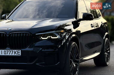 Позашляховик / Кросовер BMW X5 2021 в 