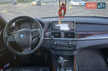 Внедорожник / Кроссовер BMW X5 2010 в 