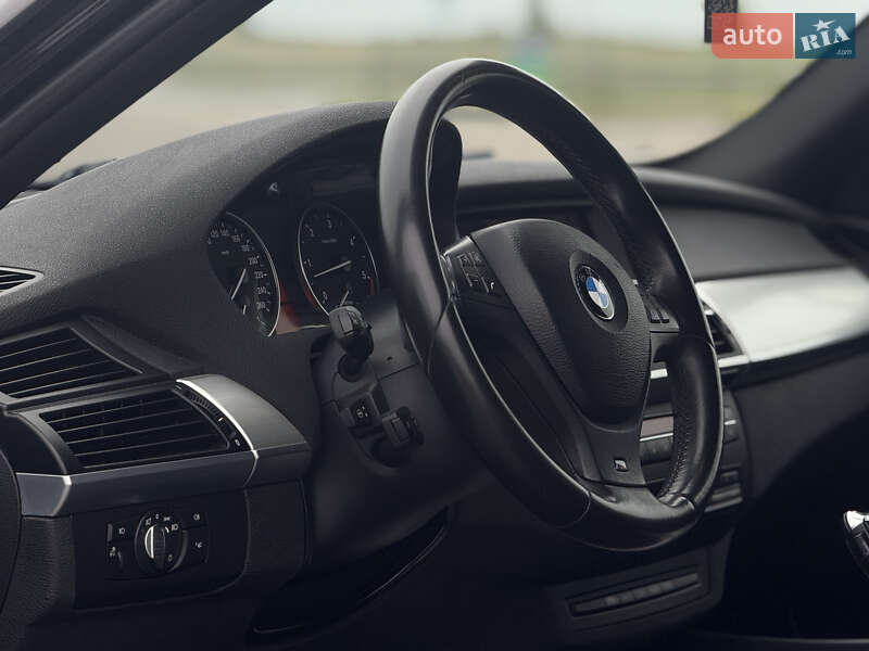 Внедорожник / Кроссовер BMW X5 2011 в Радивилове