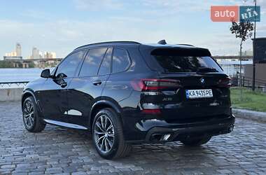 Позашляховик / Кросовер BMW X5 2022 в 