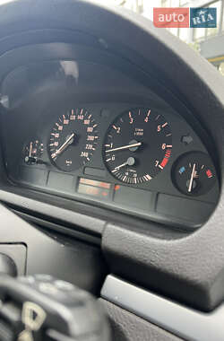 Внедорожник / Кроссовер BMW X5 2004 в 