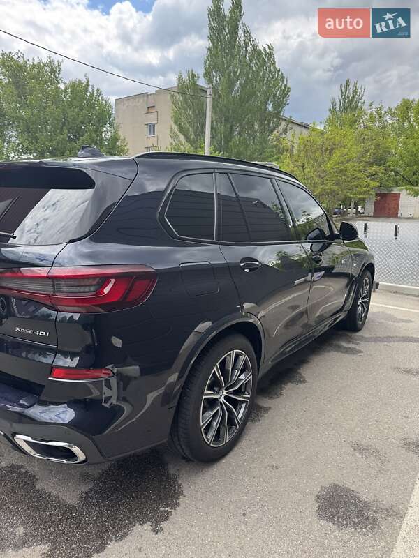 Позашляховик / Кросовер BMW X5 2022 в 