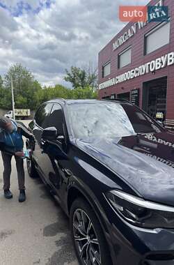 Позашляховик / Кросовер BMW X5 2022 в 