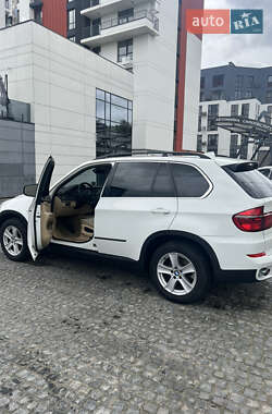 Позашляховик / Кросовер BMW X5 2013 в 