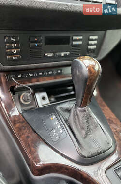 Внедорожник / Кроссовер BMW X5 2001 в 