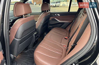 Внедорожник / Кроссовер BMW X5 2021 в 