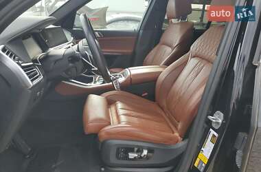 Позашляховик / Кросовер BMW X5 2021 в 