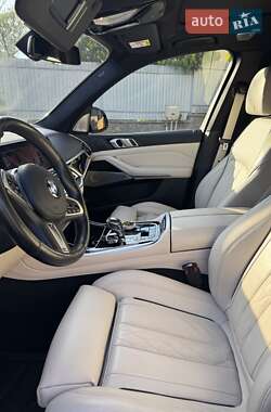 Внедорожник / Кроссовер BMW X5 2019 в 