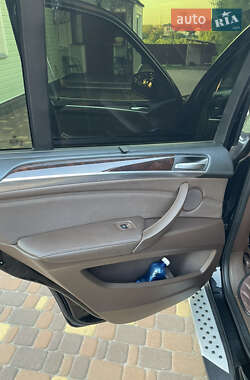 Позашляховик / Кросовер BMW X5 2010 в 