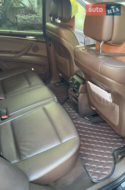 Позашляховик / Кросовер BMW X5 2010 в 