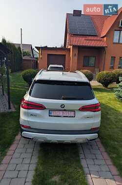 Позашляховик / Кросовер BMW X5 2020 в 