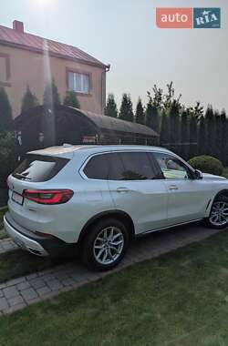 Позашляховик / Кросовер BMW X5 2020 в 