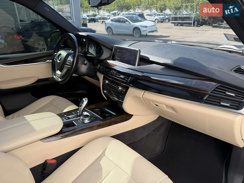 Внедорожник / Кроссовер BMW X5 2017 в Ровно