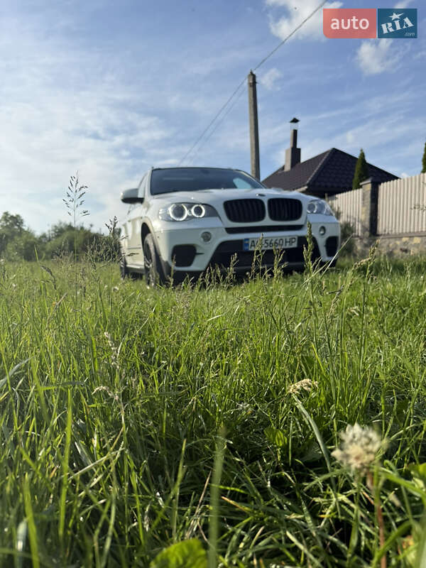 Позашляховик / Кросовер BMW X5 2012 в Луцьку