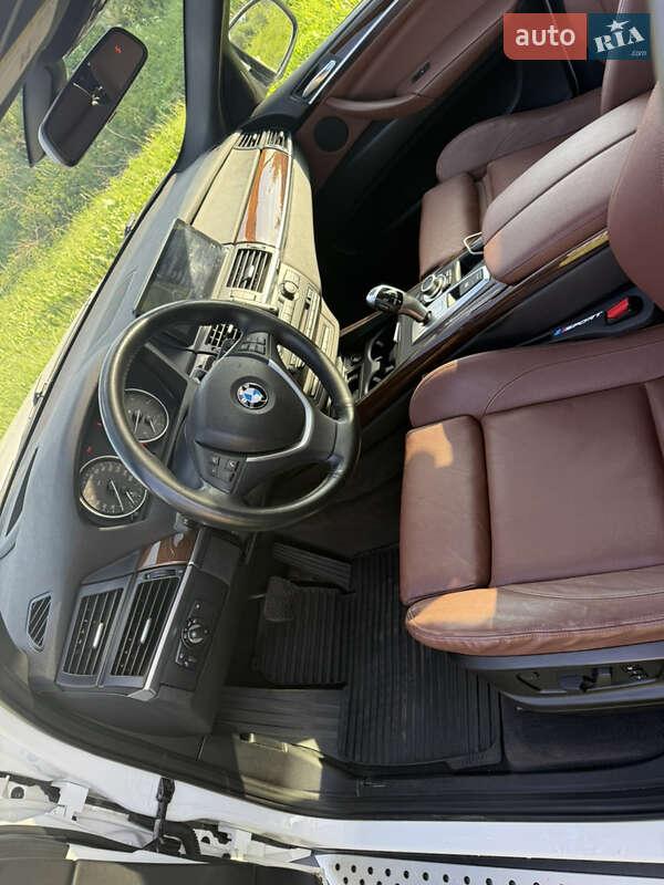 Позашляховик / Кросовер BMW X5 2012 в Луцьку