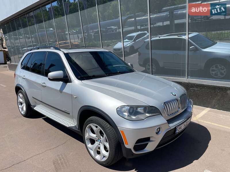 Внедорожник / Кроссовер BMW X5 2012 в 