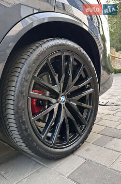 Позашляховик / Кросовер BMW X5 2022 в 