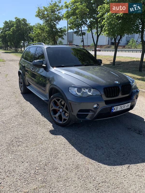Внедорожник / Кроссовер BMW X5 2011 в 