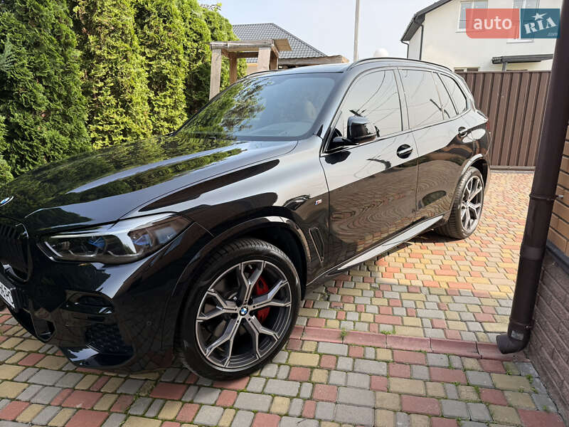 Внедорожник / Кроссовер BMW X5 2022 в 