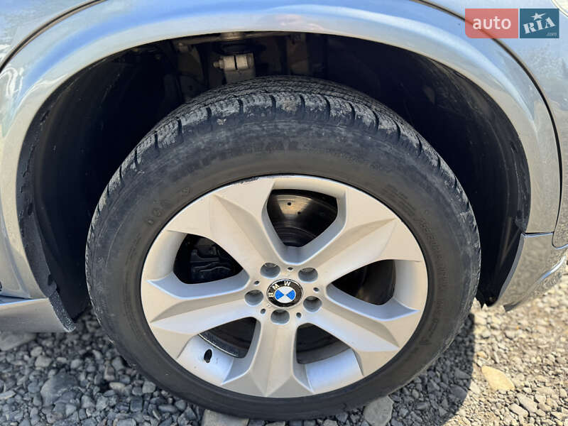 Позашляховик / Кросовер BMW X5 2010 в Івано-Франківську