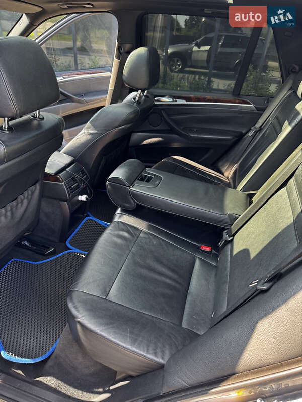 Внедорожник / Кроссовер BMW X5 2007 в Березному