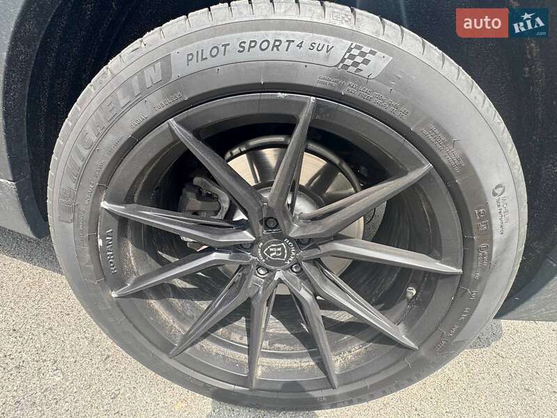 Внедорожник / Кроссовер BMW X5 2019 в Киеве