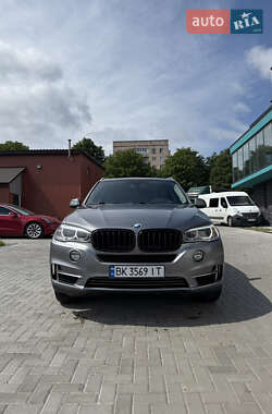 Позашляховик / Кросовер BMW X5 2015 в Рівному