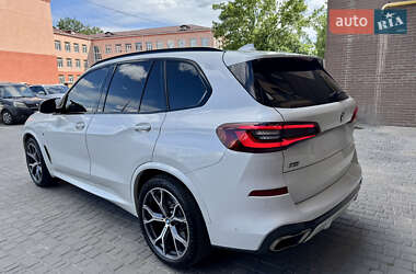 Внедорожник / Кроссовер BMW X5 2021 в 