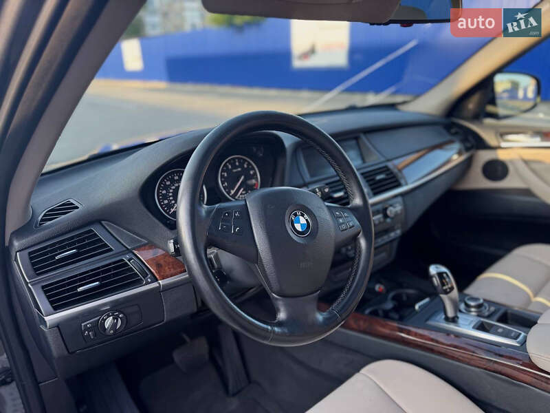 Внедорожник / Кроссовер BMW X5 2010 в Ивано-Франковске